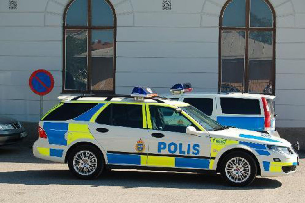 NOŽEM IZBO LJUDE NA ULICI: Švedska policija likvidirala ubicu!