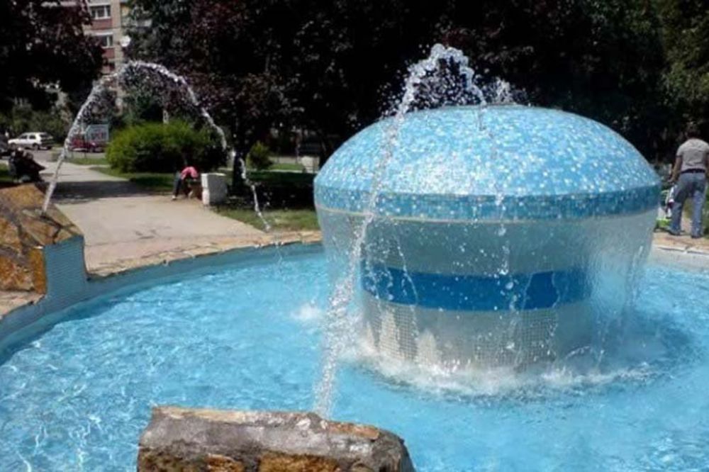 Deterdžent sipan u fontanu na Novom Beogradu