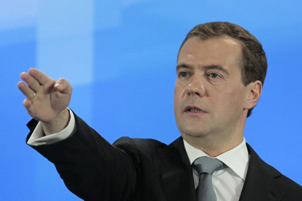 Medvedev prinudno sleteo u Sankt Peterburg