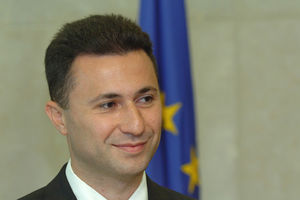 Auto makedonskog premijera gađan u Tirani