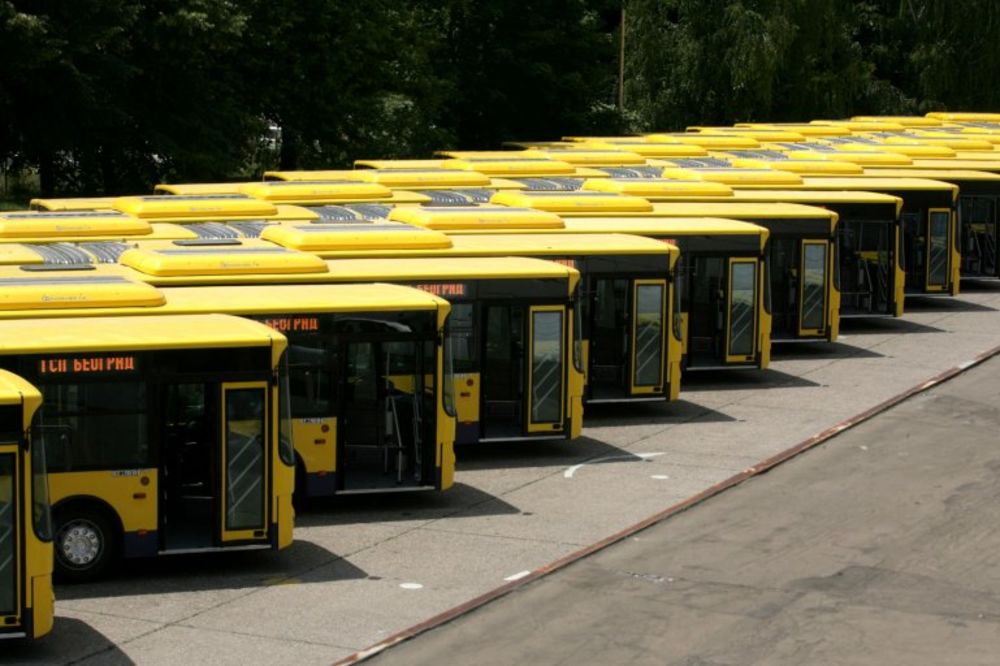 PAŽNJA PUTNICIMA: Pravilo ulaska na prednja vrata u autobuse i dalje važi!