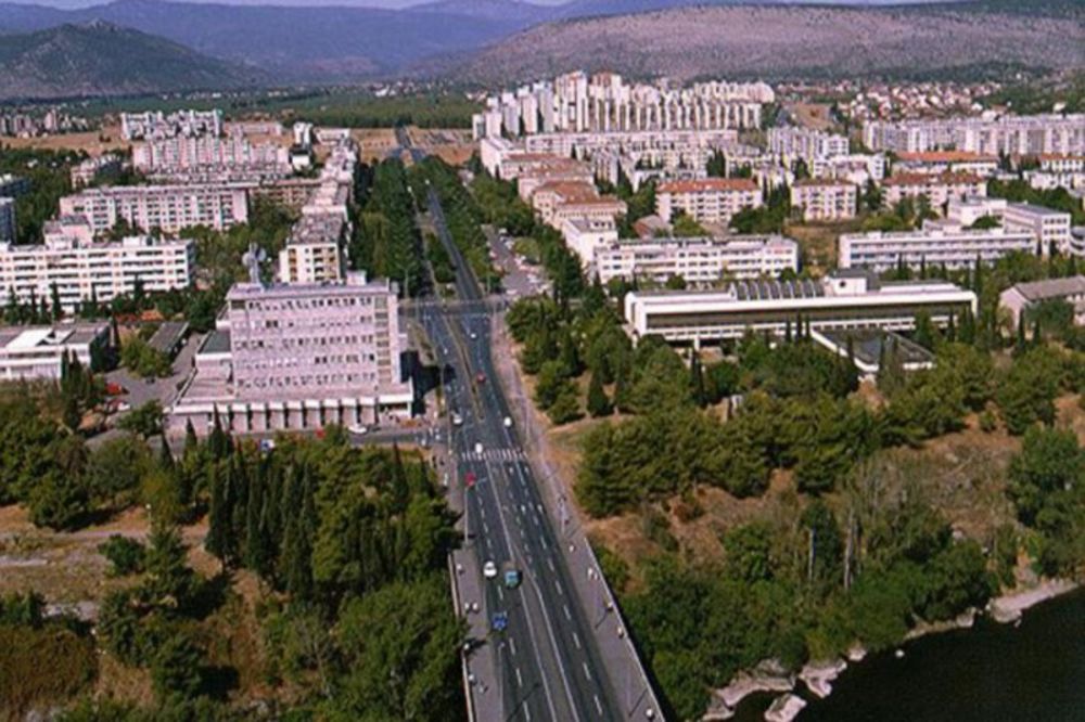 Crnogorci dali 12.500 radnih dozvola strancima