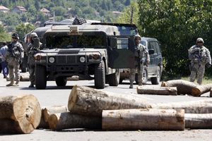 Kfor blokirao alternativne puteve u Leposaviću