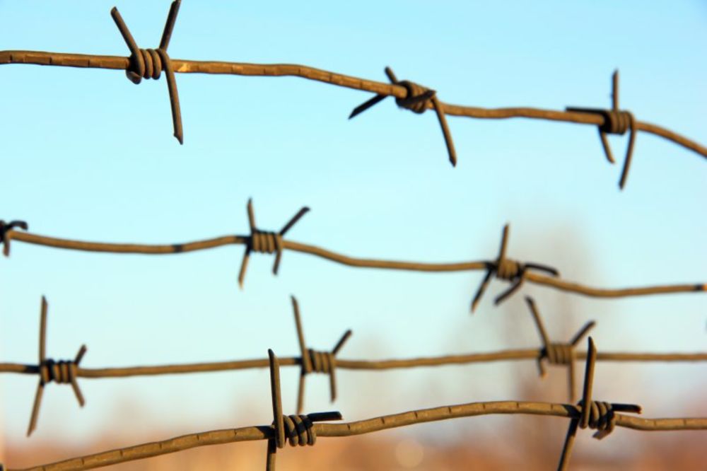 STOP AZILANTIMA: Bugari postavljaju bodljikavu žicu na granici sa Turskom