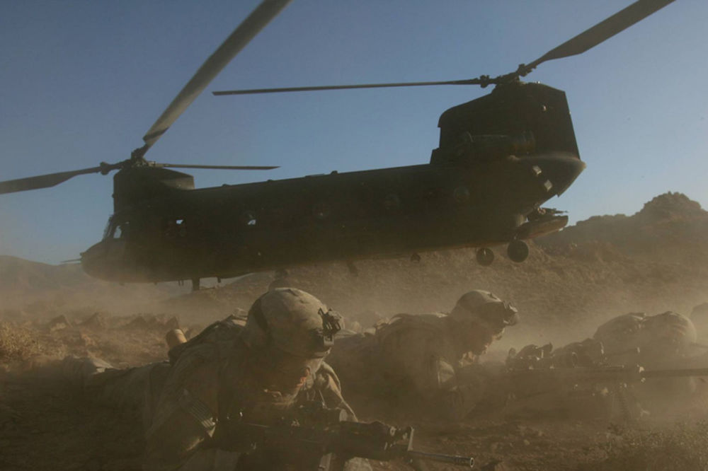 Sedam vojnika povređeno u udesu helikoptera u SAD