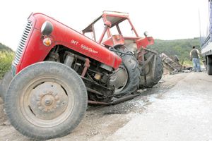 Deda vozio traktor i poginuo