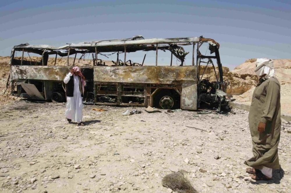 PROPALO LETOVANJE: Beduini oteli dvoje turista zbog rođaka