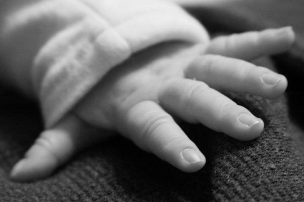 ZABRANILI ABORTUS: Beba bez mozga živela pet sati