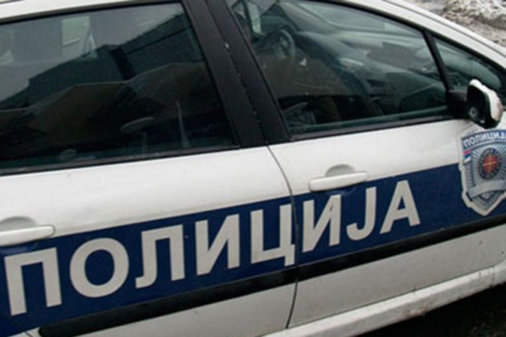 NASTRADALO DETE: Građani blokirali put kod Obrenovca