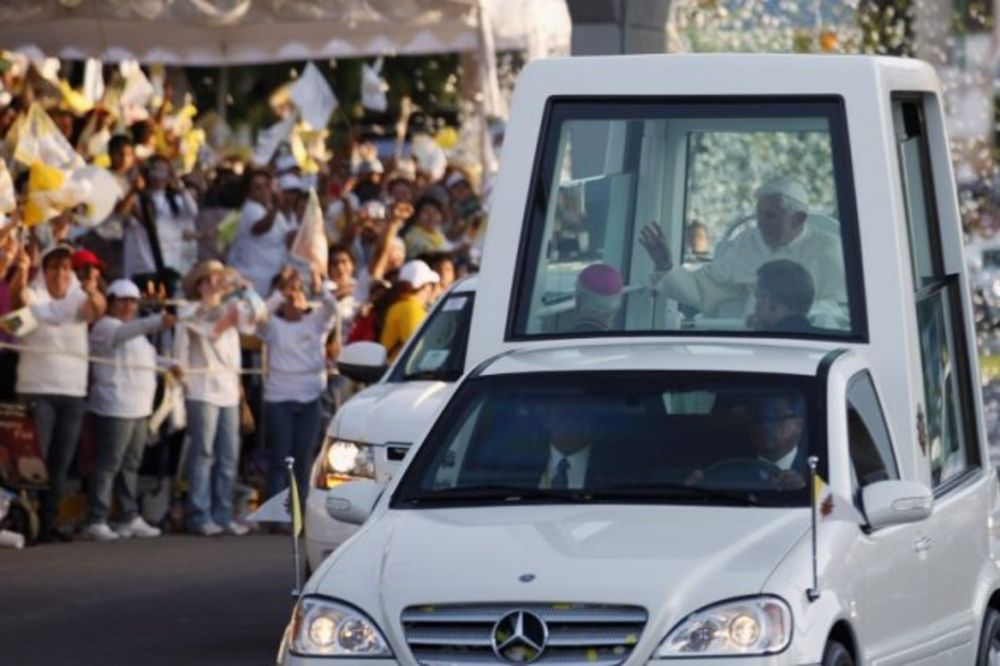 Papa želi da se rukuje sa svim Meksikancima