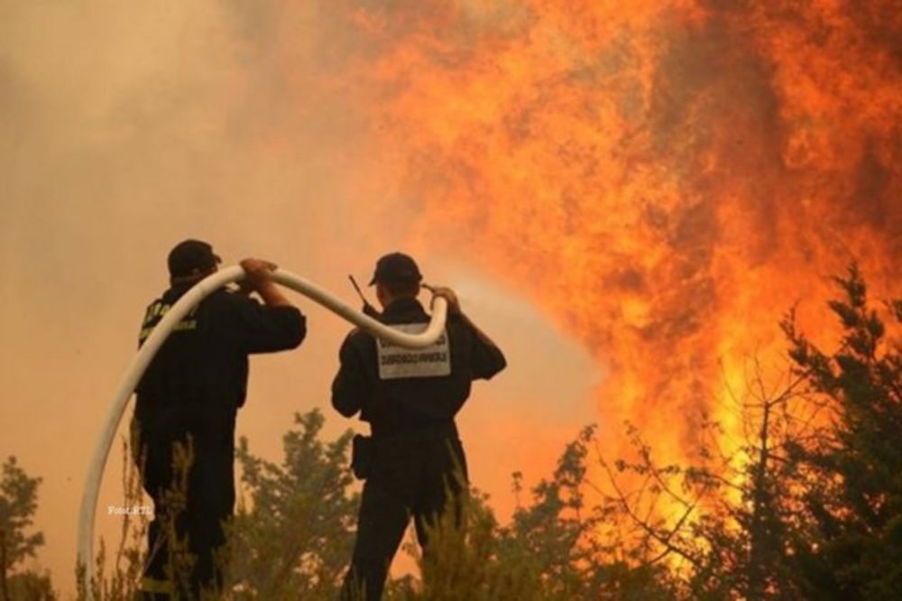 Zbog požara u Španiji evakuisano na stotine ljudi
