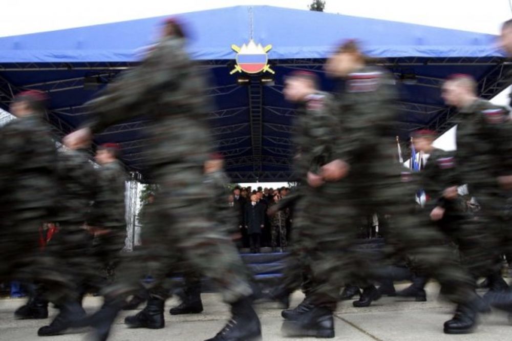 Slovenačka vojska i policija prete štrajkom