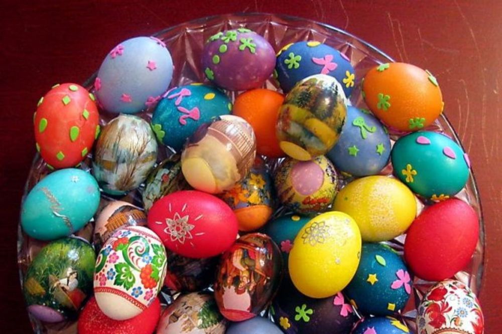 Humanitarna izložba oslikanih uskršnjih jaja na Čukarici