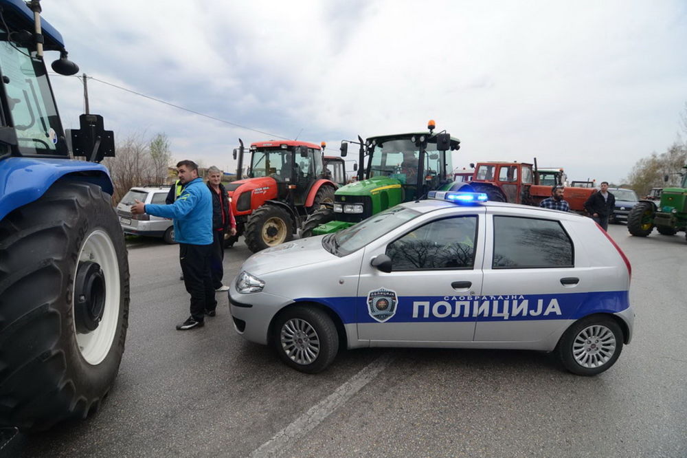 Blokiran granični prelaz kod Šida i put za Kragujevac