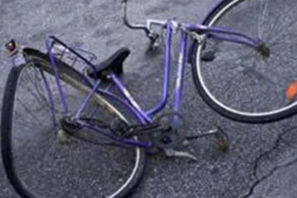 Mercedes pokosio biciklistu u Srbobranu