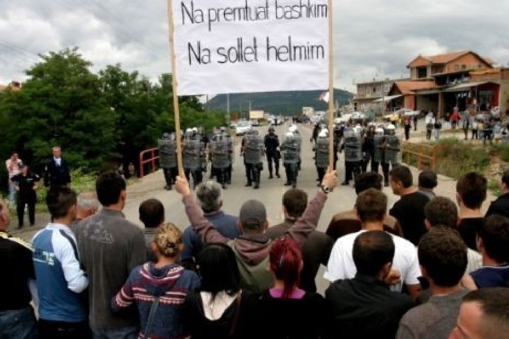 Protest Albanaca u južnoj Kosovskoj Mitrovici