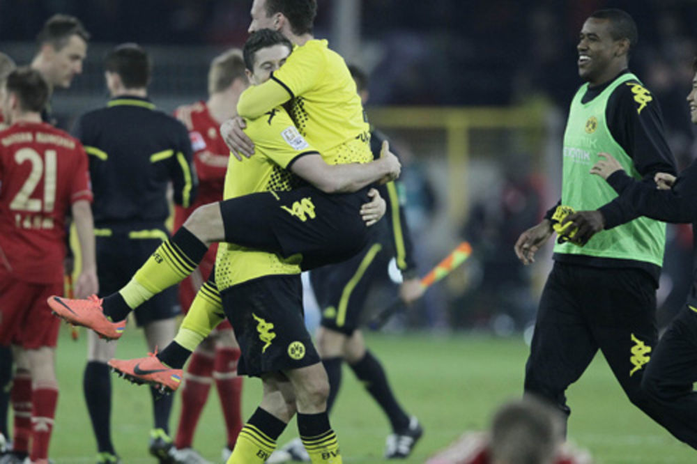 Kiks Bajerna, Dortmund nadomak odbrani titule