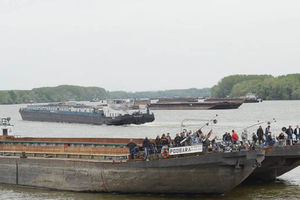 Dunav blokiran, ali brodovi prolaze