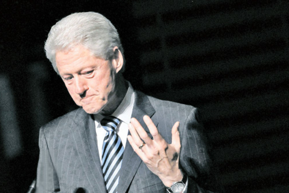 AMERIKA IMA TALENAT: Bil Klinton pevuši letnjii hit
