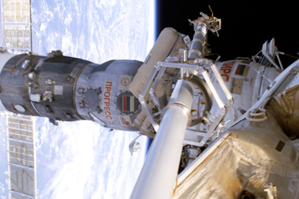 Ruski brod Progres pristao na svemirsku stanicu Mir