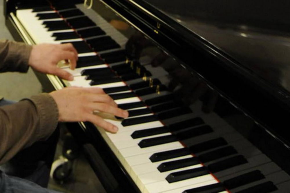 BEOGRAD: Preminuo Ostoja stručnjak za prenos klavira