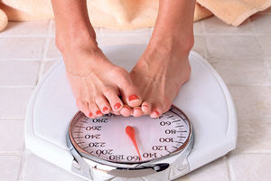 PITANJE KOJE ZANIMA BAŠ SVAKU ŽENU: Koliko kilograma treba oduzeti kada se vagamo u odeći? OVO je pravi ODGOVOR