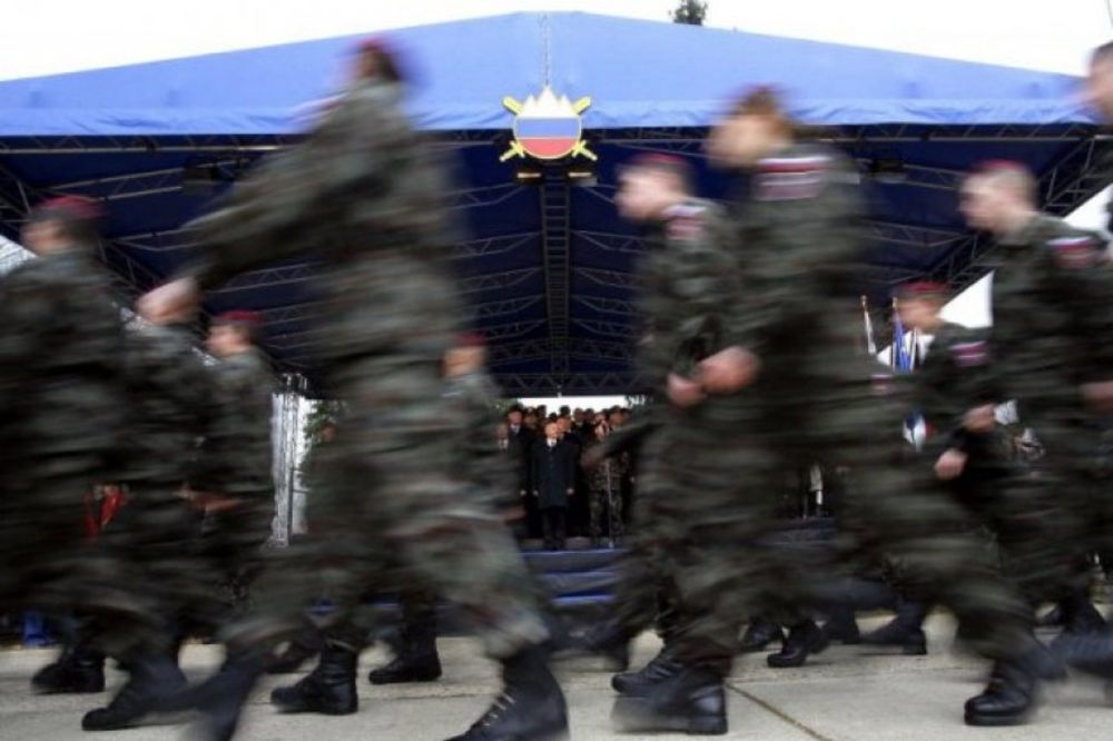 Skandal pijani slovenački vojnici čuvali komandu KFOR