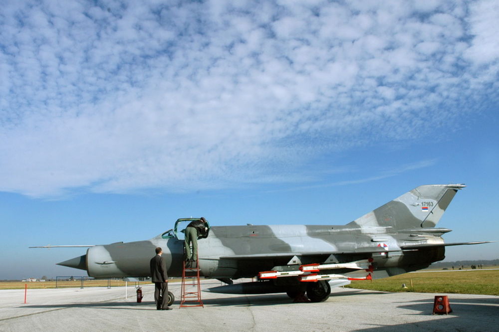 PAŽNJA: MiG-21 ponovo nad gradom, moguće probijanje zvučnog zida