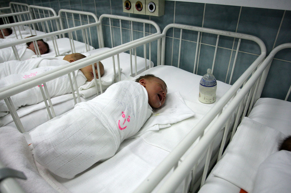 BEOGRADSKA PORODILIŠTA: Za 24 sata rođeno 67 beba