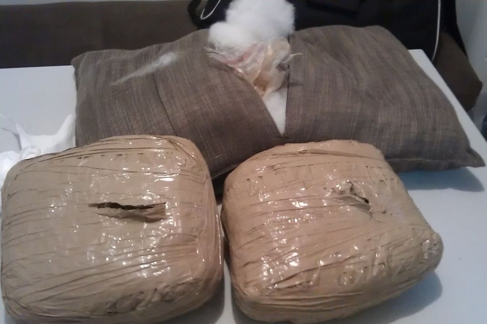 Zaplenjena marihuana skrivena u jastuku