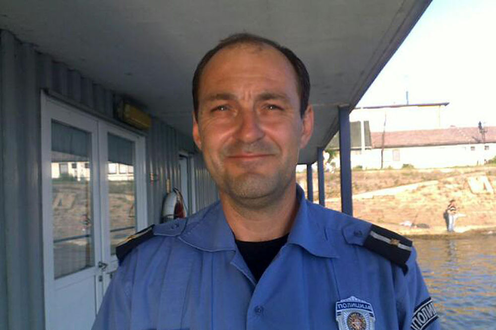 Policajac svoju nagradu dao deci Zvečanske