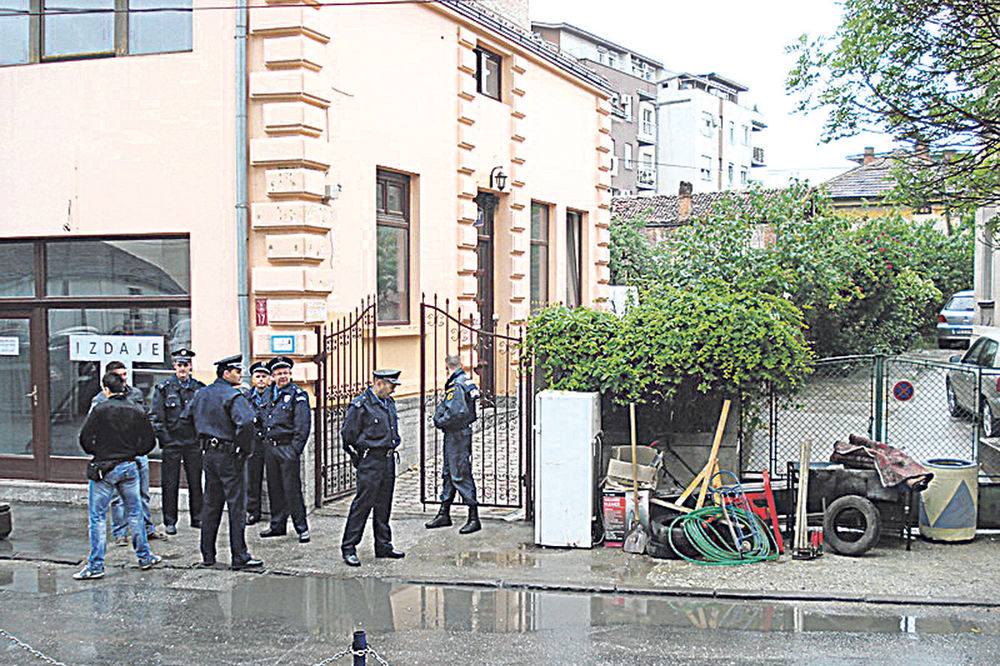Porodica Stevanović izbačena na ulicu