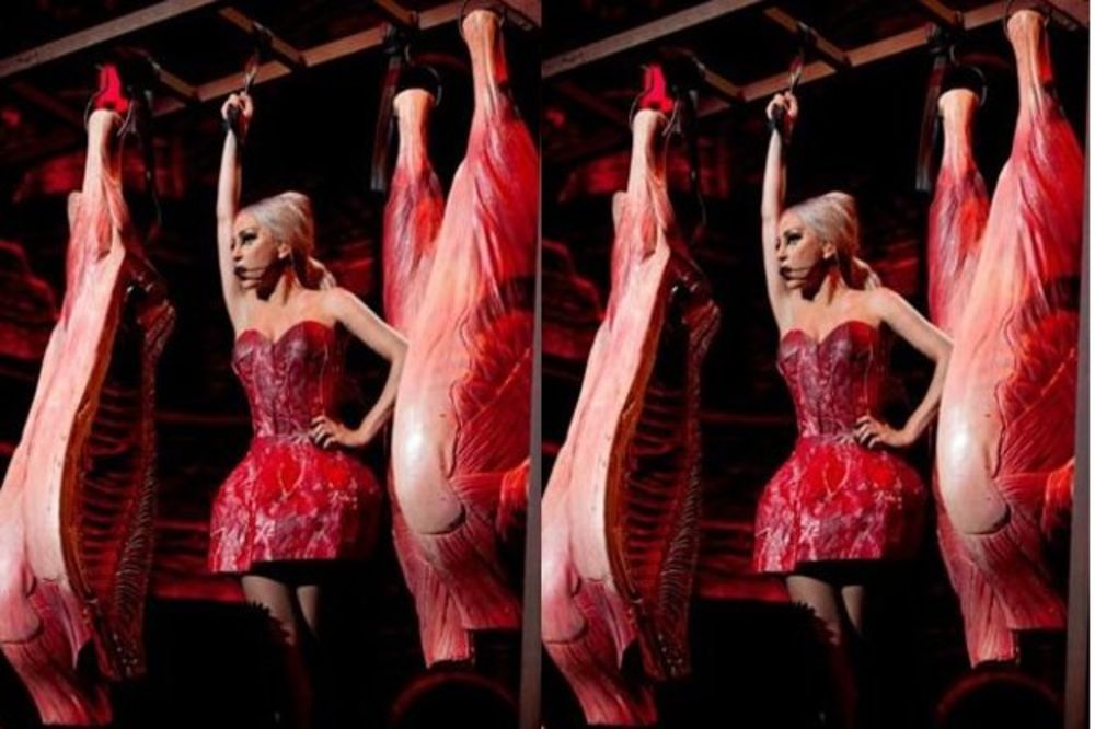 Krvava Ledi Gaga: Opet u haljini od živog mesa