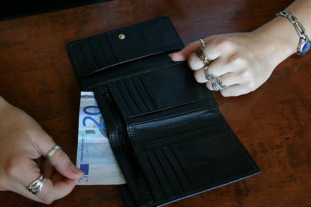 Prosečna plata u Crnoj Gori 491 evro