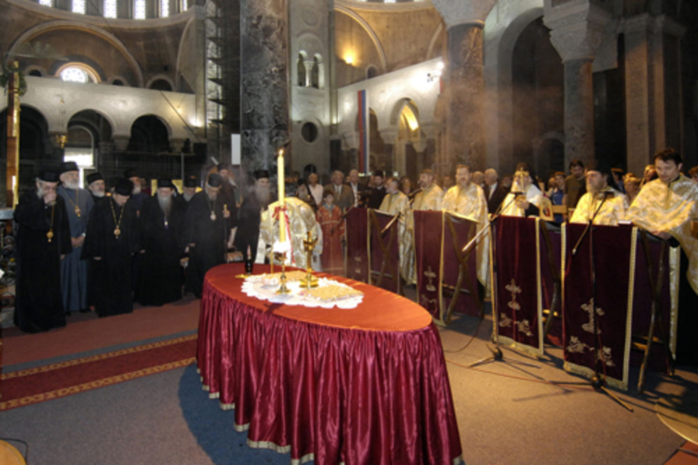 SPC proglasila sveštenike i đake Momišićke za svece