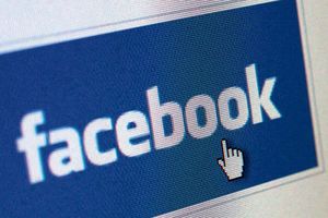 Fejsbuk glavnom lozinkom gledao sve profile na mreži