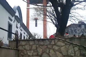 INCIDENT U PRIŠTINI: Prete srpskom svešteniku da ne udara crkvena zvona