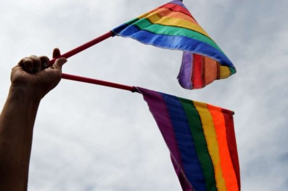 Srbija legalizuje gej partnerstva