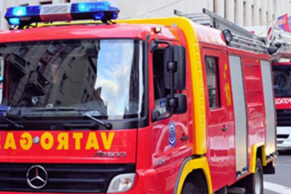POŽAR NA GLAVNOJ AUTOBUSKOJ STANICI: Sedam vatrogasnih vozila učestvuje u gašenju