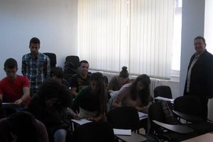 Mladi Albanci uče srpski