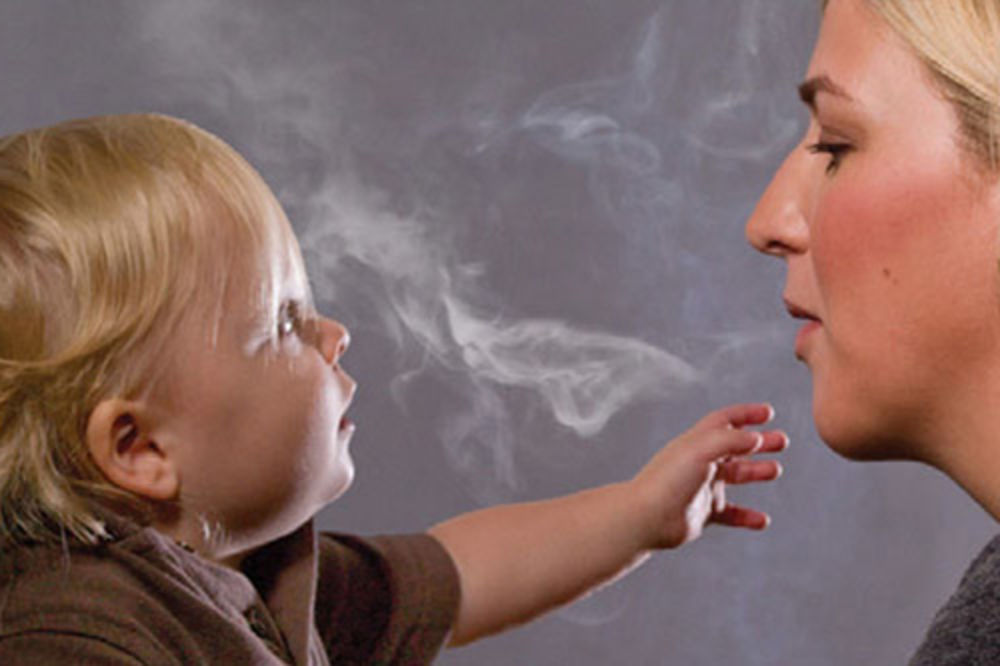 Deca puše po ugledu na roditelje