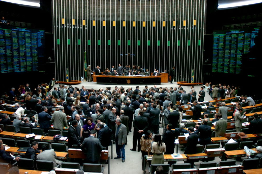 Spaljene crvene gaćice iz brazilskog parlamenta