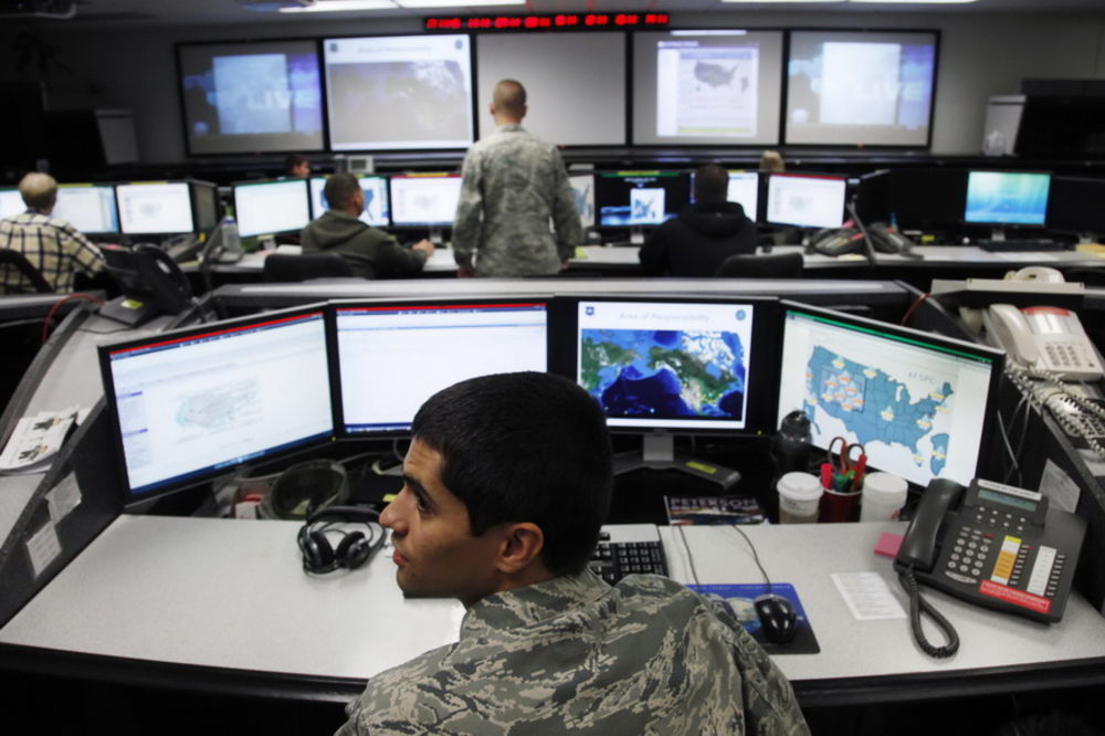 PLAŠE SE SNOUDENA: Pentagon blokirao Gardijan na Internetu!
