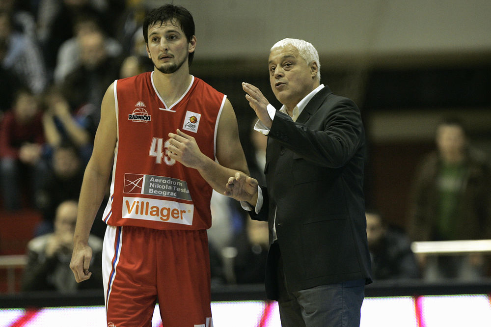 Muta Nikolić optužio Pešića za vrbovanje igrača