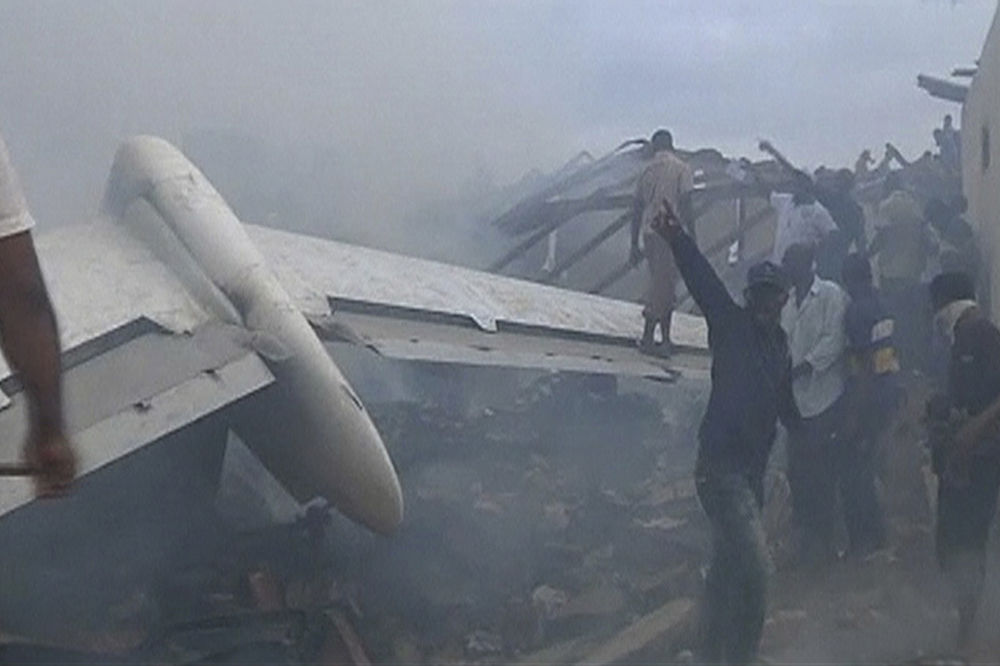 Avion pao na zgradu u Lagosu, veliki broj mrtvih