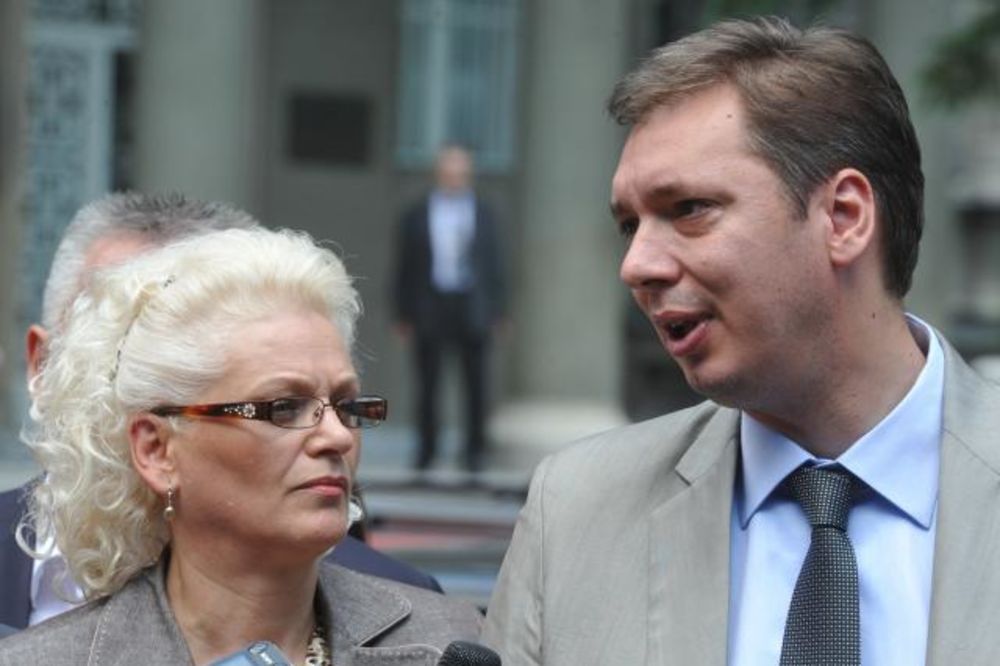 Vučić obavestio Nikolića o razgovorima sa SPS