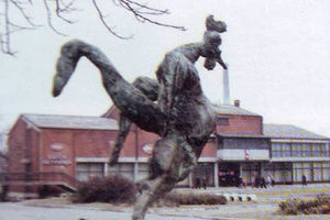 Bronzana statua ukradena u centru Bora