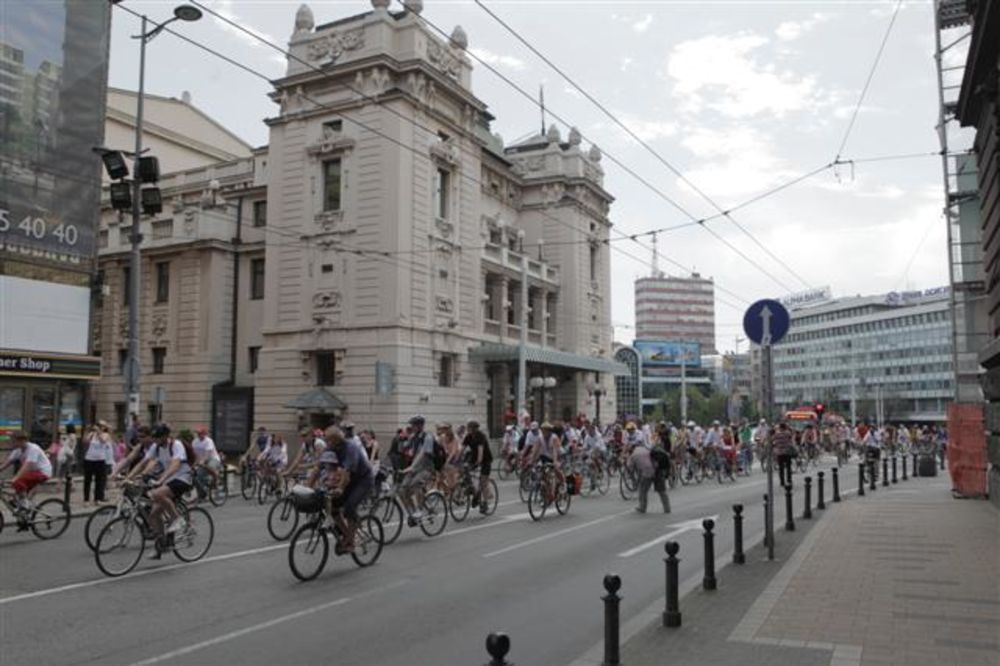 Održana manifestacija "Bicikliraj Beogradom"