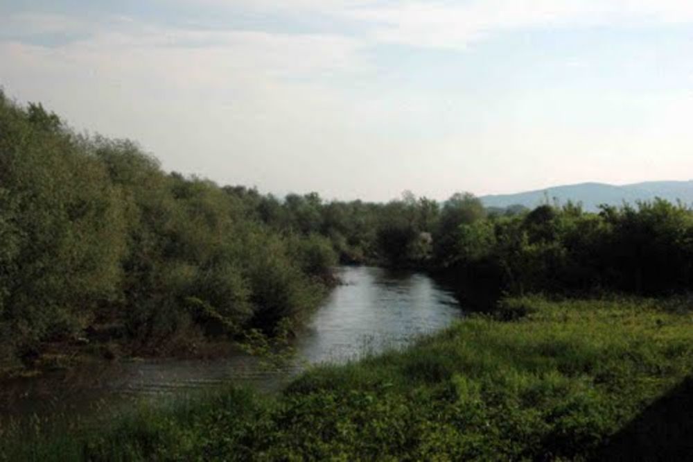 PROKUPLJE: Počelo čišćenje i uređenje korita reke Toplice