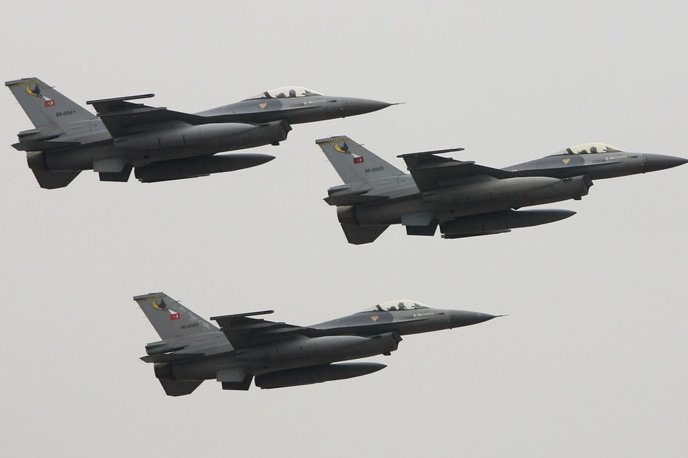 250 PILOTA: Holandija šalje F-16 avione za napade na Islamsku državu